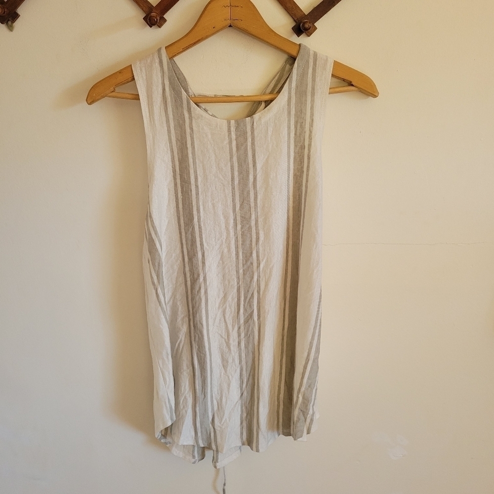 NWT Lace Back Muscle Tank Top Tee Crem Medium M